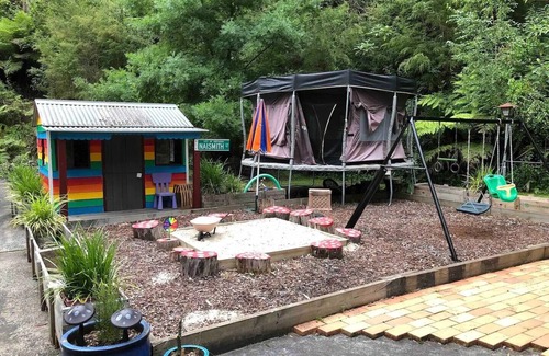 Warburton House | The Old Mushroom Farm