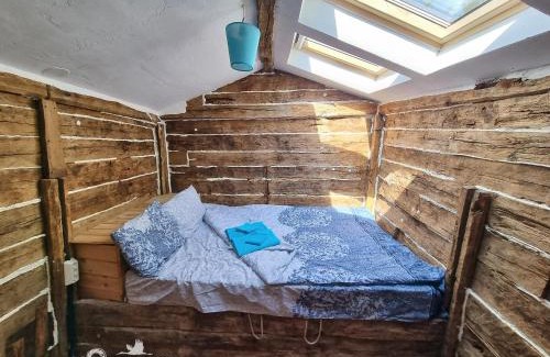 Madzharovo House | The Old Nest