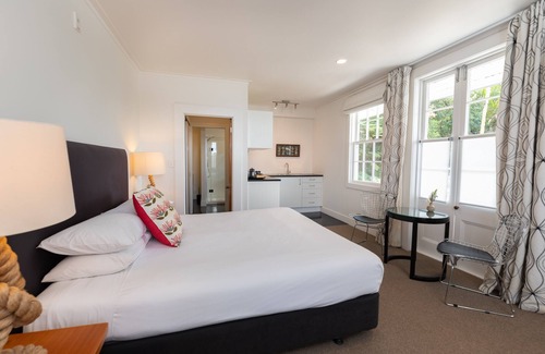 Mangonui Hotel | The Old Oak Boutique Hotel