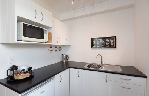 Mangonui Hotel | The Old Oak Boutique Hotel