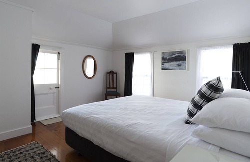 Mangonui Hotel | The Old Oak Boutique Hotel