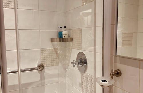 Wellington Hotel | The Old Orleton Inn