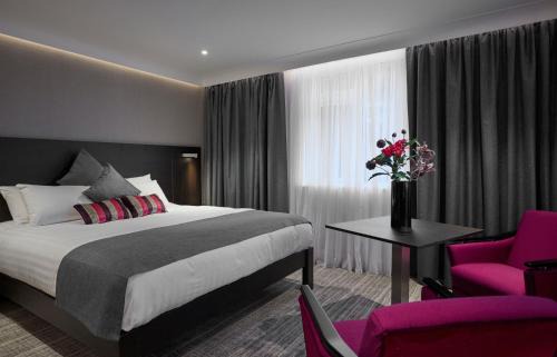Dunstable Hotel | The Old Palace Lodge