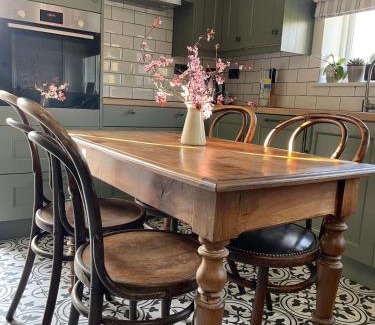 St Neots House | The Old Piggery - tranquil garden guest cottage