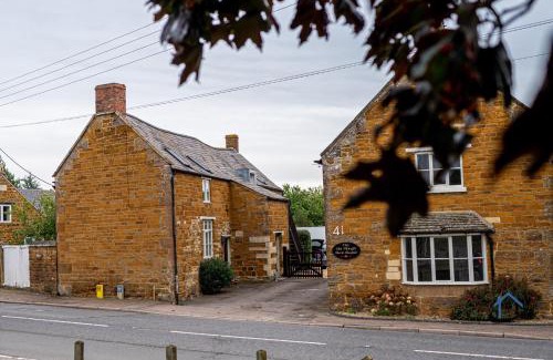 Caldecott Apartment | The Old Plough, mix of 1 bed and 3 bed units, rustic charm, super king bed or twins, en-suite, secure parking