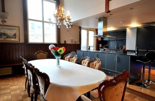 Portland House | The Old Portland Courthouse