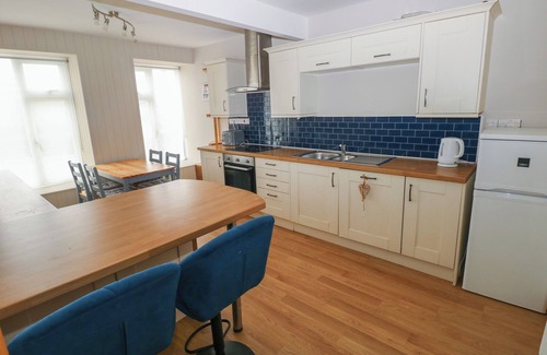 Haverfordwest Cottage | THE OLD POST OFFICE, pet friendly, with hot tub in Letterston