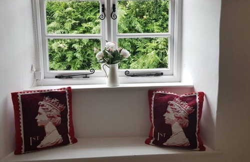 Newton Abbot House | The Old Post Office. A cosy rural gem - Dartmoor
