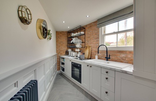 Holt House | The Old Print Shop - One Bedroom House, Sleeps 2