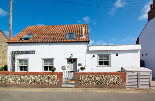 Holt House | The Old Print Shop - One Bedroom House, Sleeps 2