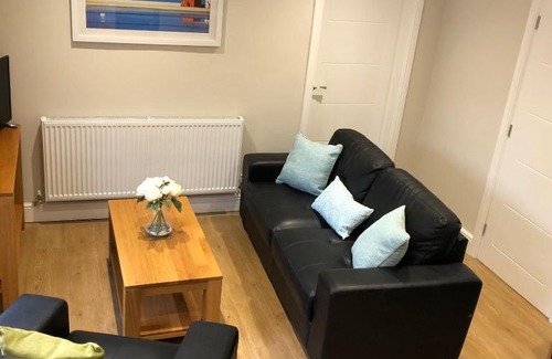 Thame Apartment | The Old Printworks - New Self Contained Apartment in the Heart of Thame - Magenta