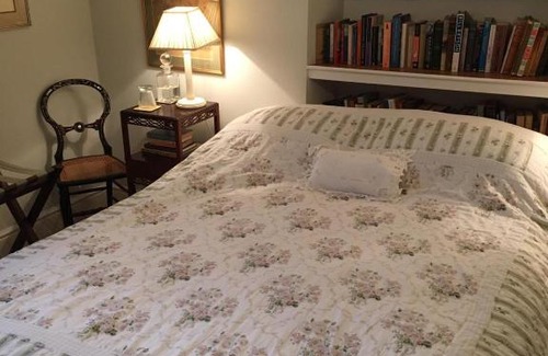 Llanvair Kilgeddin Bed & Breakfast | The Old Rectory Bed & Breakfast