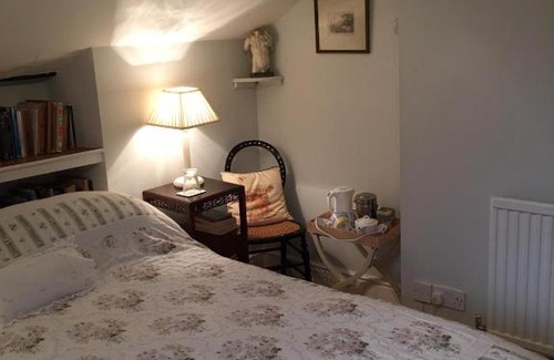 Llanvair Kilgeddin Bed & Breakfast | The Old Rectory Bed & Breakfast
