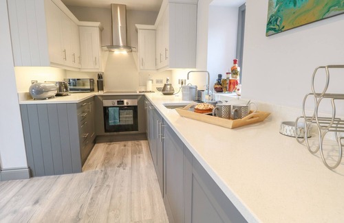 Norwich Cottage | THE OLD RECTORY COACH HOUSE, family friendly in Rockland St Mary