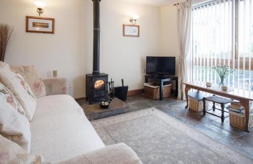 Crynant Apartment | The Old School Cottage Ship Farm - 1 Bedroom - Rhossili