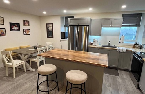 Spencerville House | The “Old School” Historic Town Free Parking