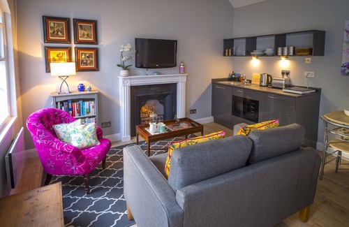 Ascot Cottage | THE OLD SCHOOL HOUSE, ASCOT, BERKSHIRE