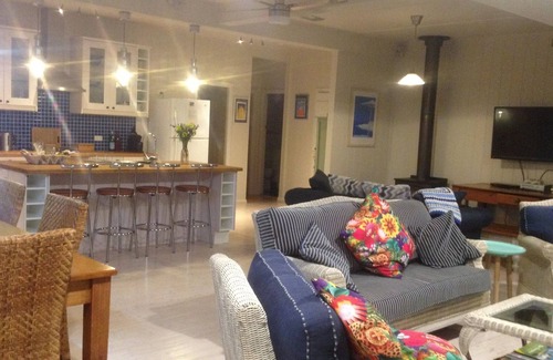 Currarong House | "The Old School House"