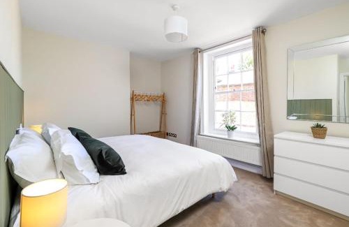 Winchester Apartment | The Old School House, Winchester