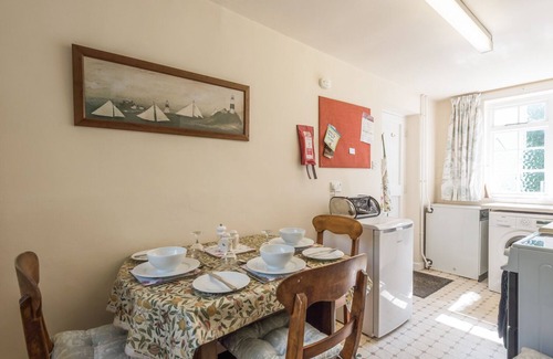 Bishops Castle Cottage | THE OLD SCHOOLHOUSE AND COTTAGE, family friendly in Bishop's Castle