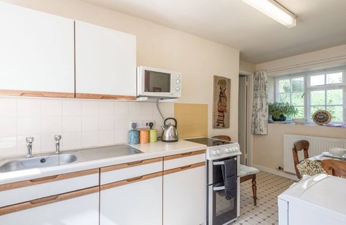 Bishops Castle Cottage | THE OLD SCHOOLHOUSE AND COTTAGE, family friendly in Bishop's Castle
