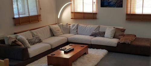 Droum House | The Old Schoolhouse