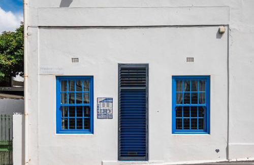 Trawal Apartment | The Old Shop loft apt in the heart of Kalk Bay