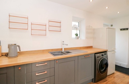 Holestone Moor House | THE OLD STABLES, pet friendly, character holiday cottage in Matlock