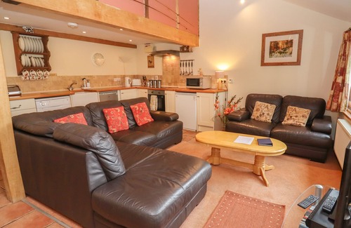 Ross-on-Wye Cottage | THE OLD STABLES, pet friendly, with a garden in Upton Bishop