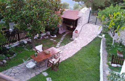 Paramythia House | The old stone house