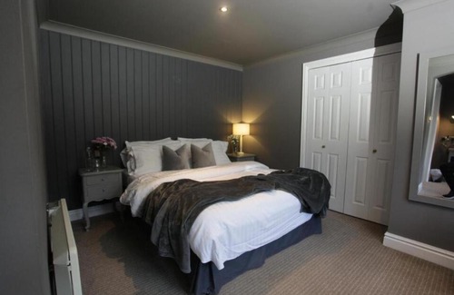 Yardley Gobion Hotel | The Old Talbot Rooms Milton Keynes