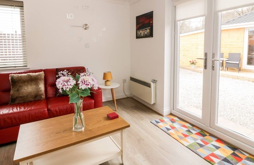 Cronberry Cottage | THE OLD TOLL COTTAGE, pet friendly, with a garden in Muirkirk