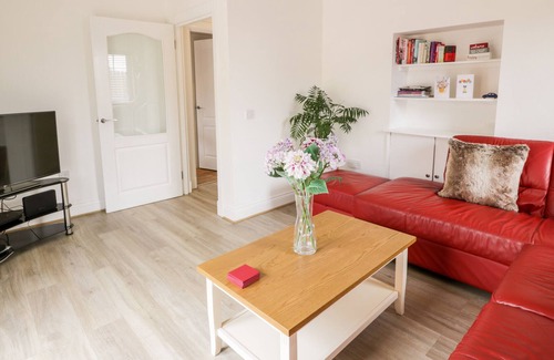 Cronberry Cottage | THE OLD TOLL COTTAGE, pet friendly, with a garden in Muirkirk