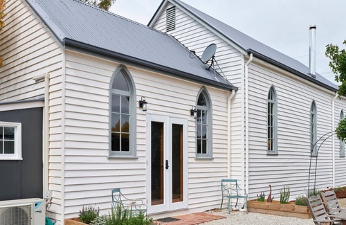 Trentham House | The Old Trentham Church - 300 meters from town