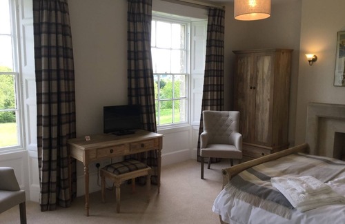 Frampton Mansell Bed & Breakfast | The Old Vicarage at Oakridge