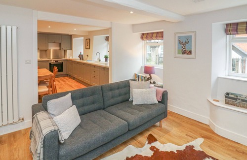 Dulverton Cottage | THE OLD WORKSHOP, pet friendly, with open fire in Dulverton