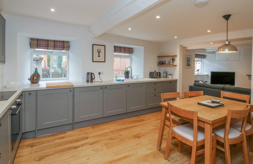 Dulverton Cottage | THE OLD WORKSHOP, pet friendly, with open fire in Dulverton