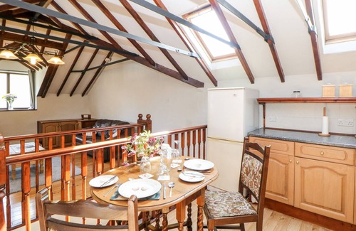 Bradwell Cottage | THE OLDE COACH HOUSE, family friendly, with a garden in Bradwell