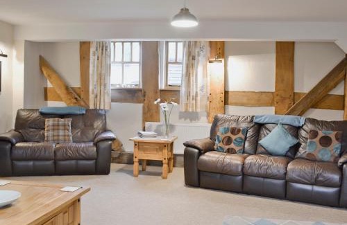 Pontesbury House | The Olde Granary - E4298