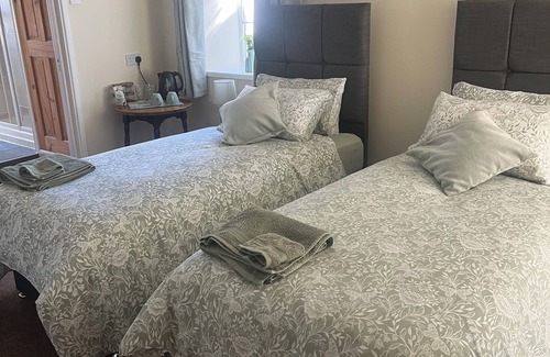 Holsworthy Bed & Breakfast | The Olde Market Inn