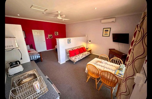 Balladong Bed & Breakfast | The Olive Branch York Bed and Breakfast