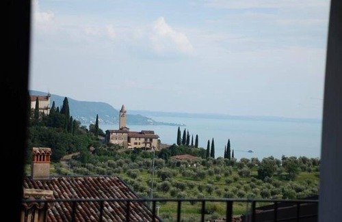 Gaino House | The Olive House, Garden and Pool