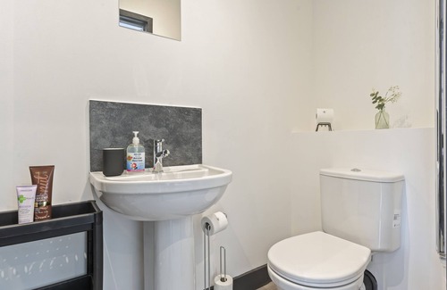 Giltbrook Apartment | The Olive Suite - Studio Apartment In Ilkeston