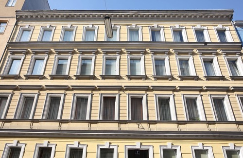 Matzleinsdorf Apartment | The One Bedroom Apartment #8 near the Belvedere Palace