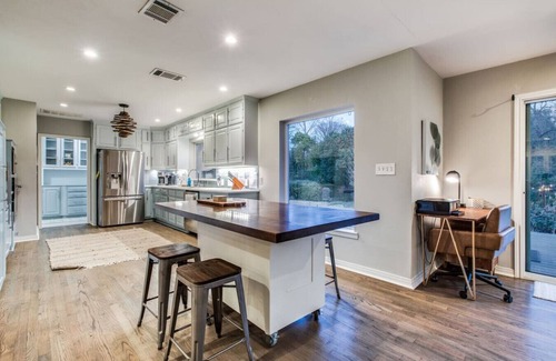 Dallas House | The Only Private Pickleball Vacation in Dallas!