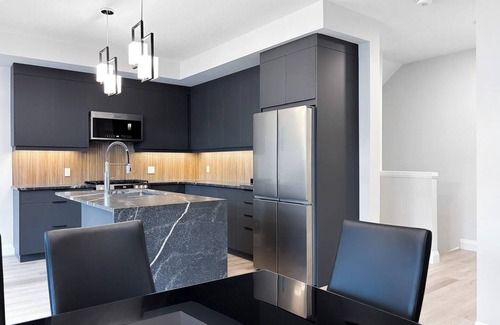 Cambridge House | The Onyx Modern Stay by Cambridge Mill
