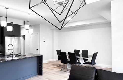 Cambridge House | The Onyx Modern Stay by Cambridge Mill