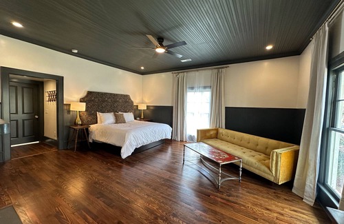 Shelby Bed & Breakfast | The Opal and West House: Shelby's Modern Historic Inn