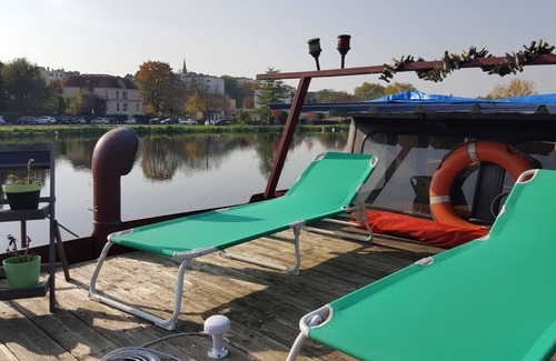 Longeville-les-Metz Boat Rental | The open sea, accommodation along the water