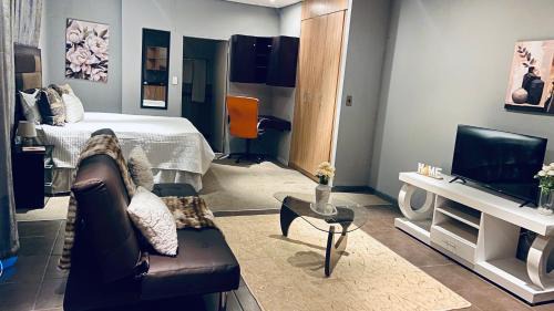 Downtown Johannesburg Apartment | The Orange Corner III